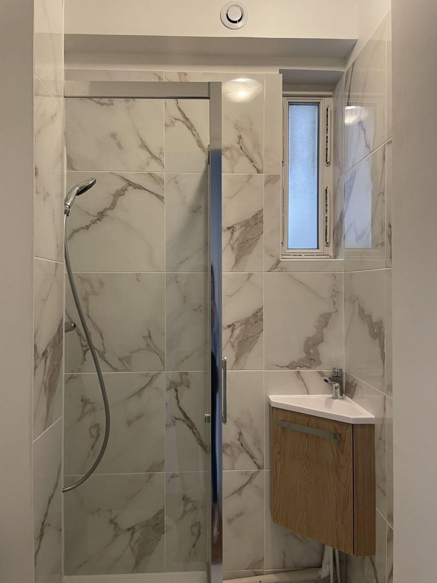 
                                                Location
                                                 Studio calme et cosy, meublé, 33m² dans le 15eme