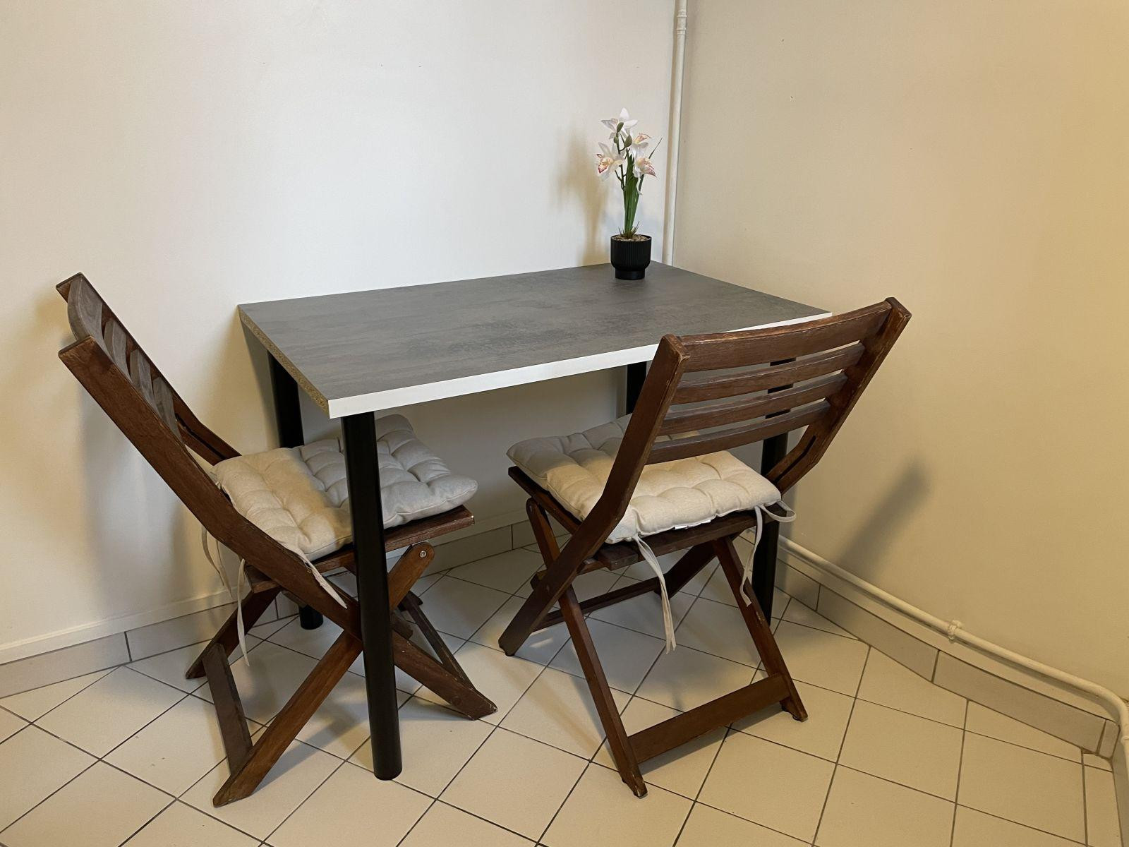
                                                Location
                                                 Studio calme et cosy, meublé, 33m² dans le 15eme