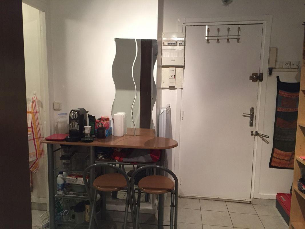 
                                                Location
                                                 Studio calme et rénové – Quartiers Ledru Rollin