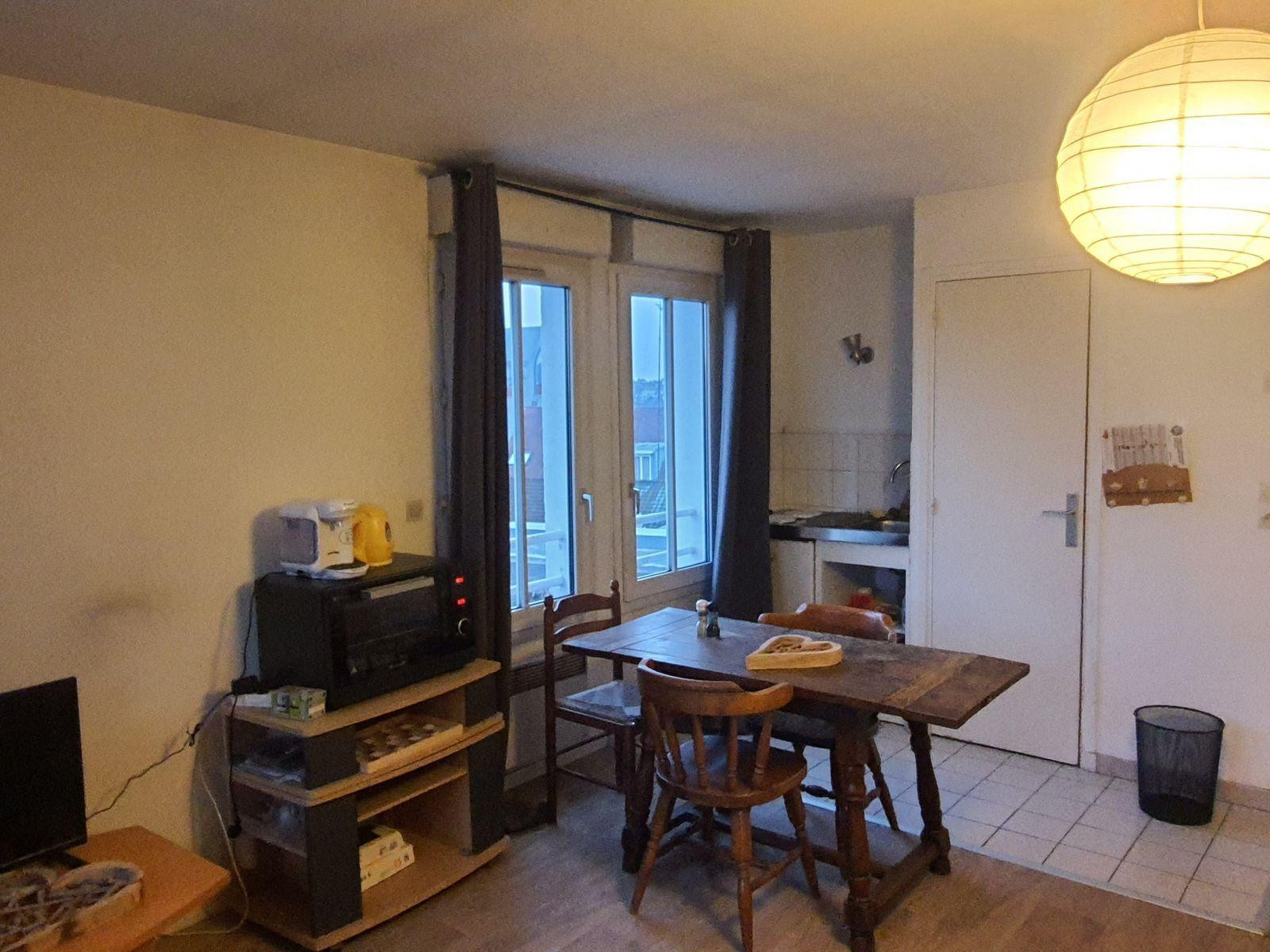 
                                                Location
                                                 Studio calme lumineux idéalement placé Vieux Lille