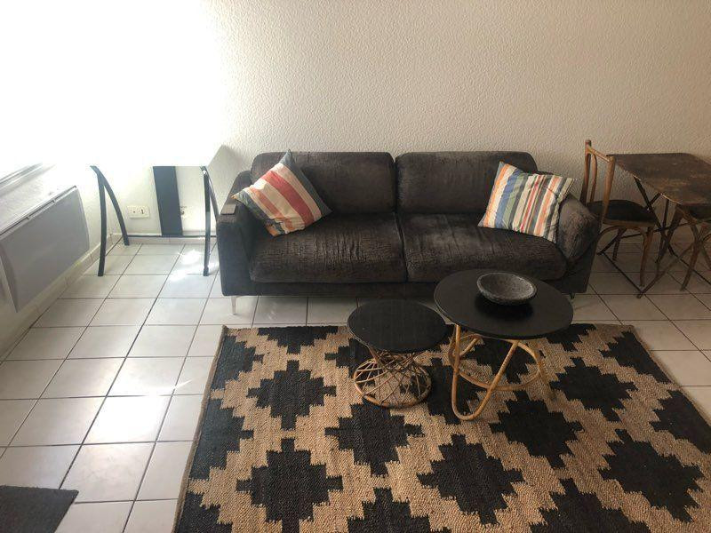 
                                                Location
                                                 Studio canut meublé Croix Rousse Rue des Chartreux