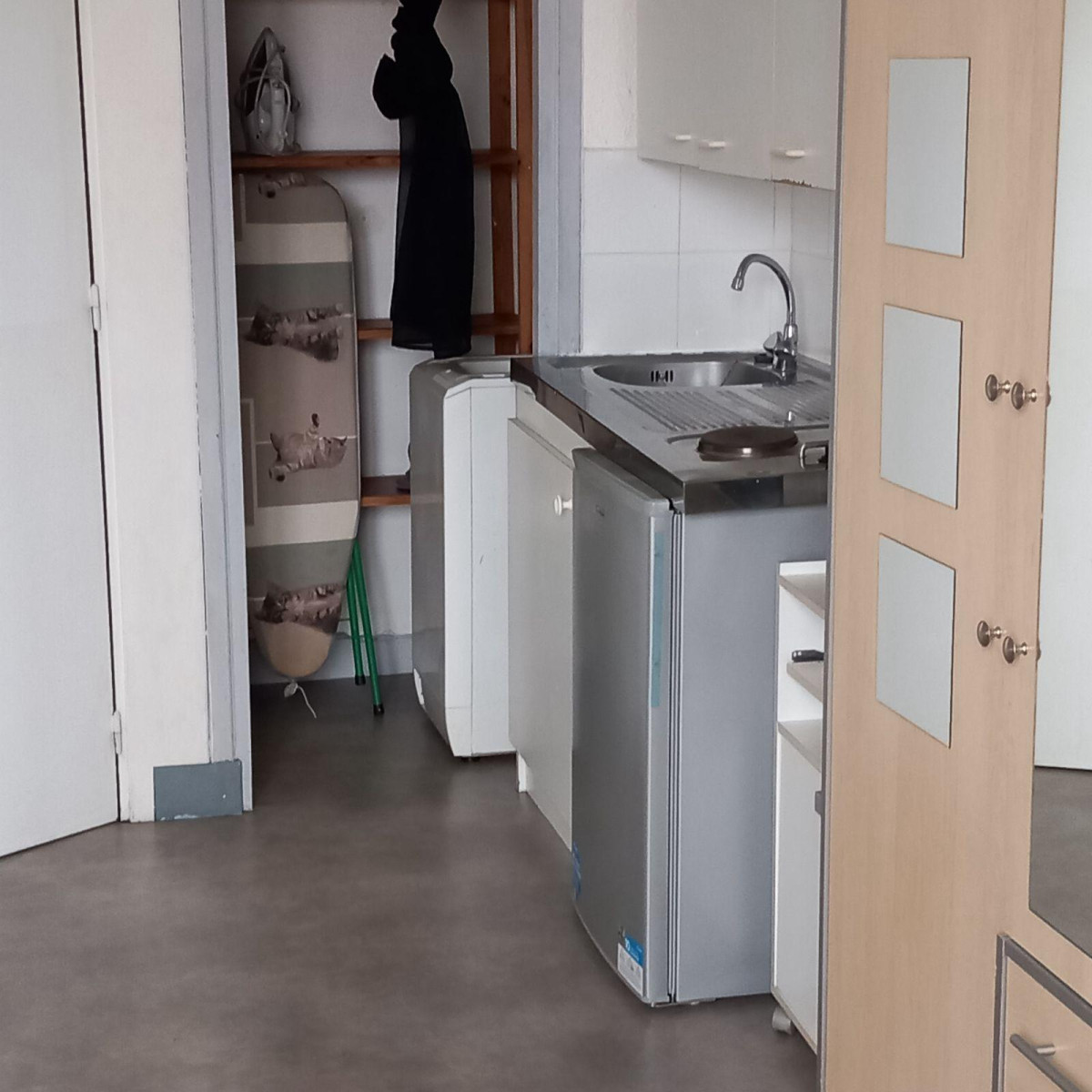 
                                                Location
                                                 Studio centre Valence chauffage eau wifii compris