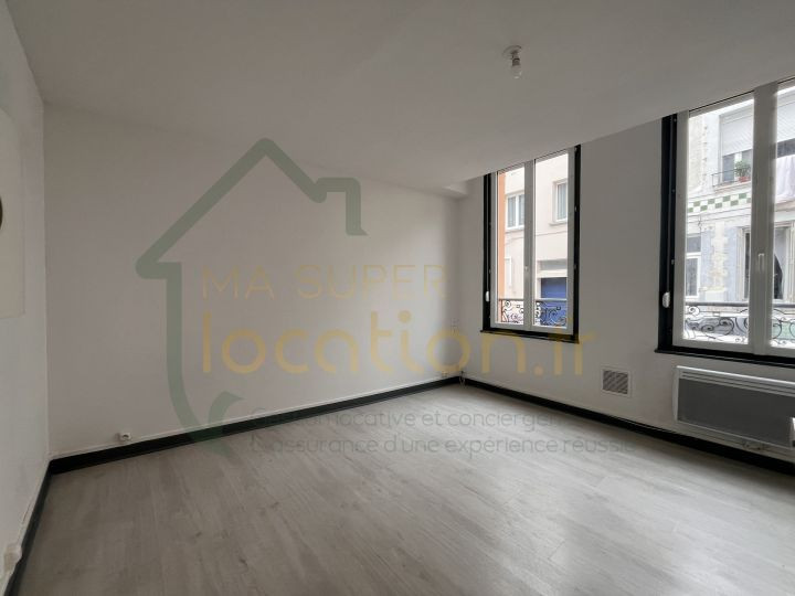 
                                                Location
                                                 Studio centre ville