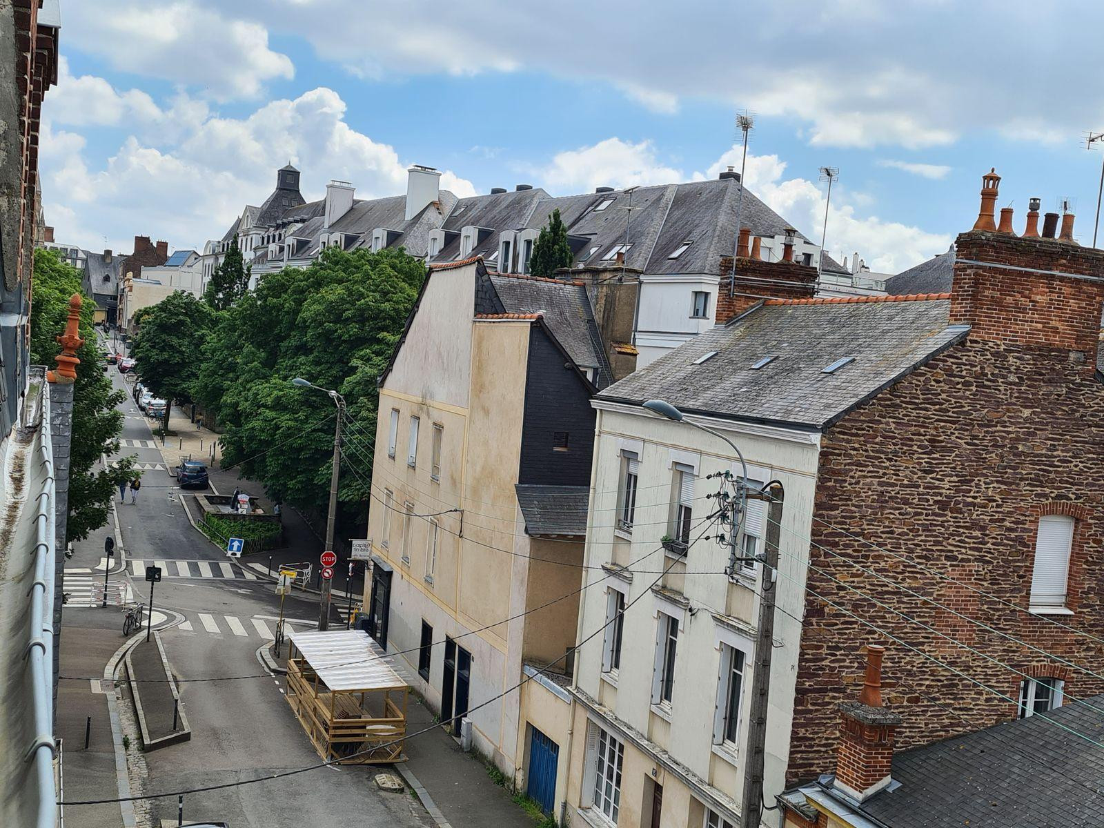 
                                                Location
                                                 Studio centre-ville
