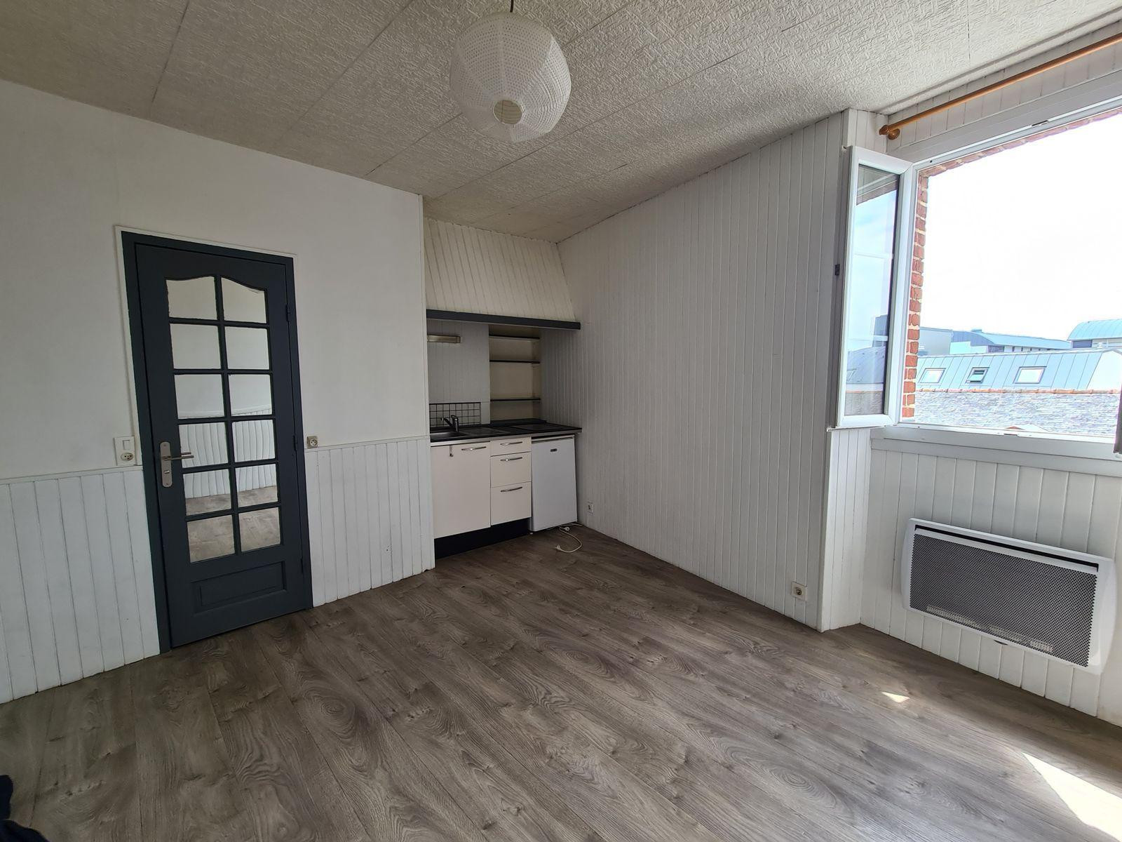 
                                                Location
                                                 Studio centre-ville