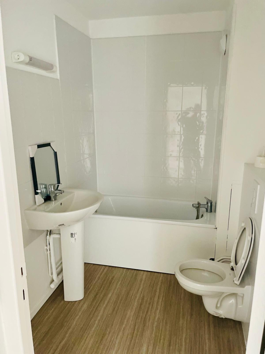 
                                                Location
                                                 Studio centre ville a louer