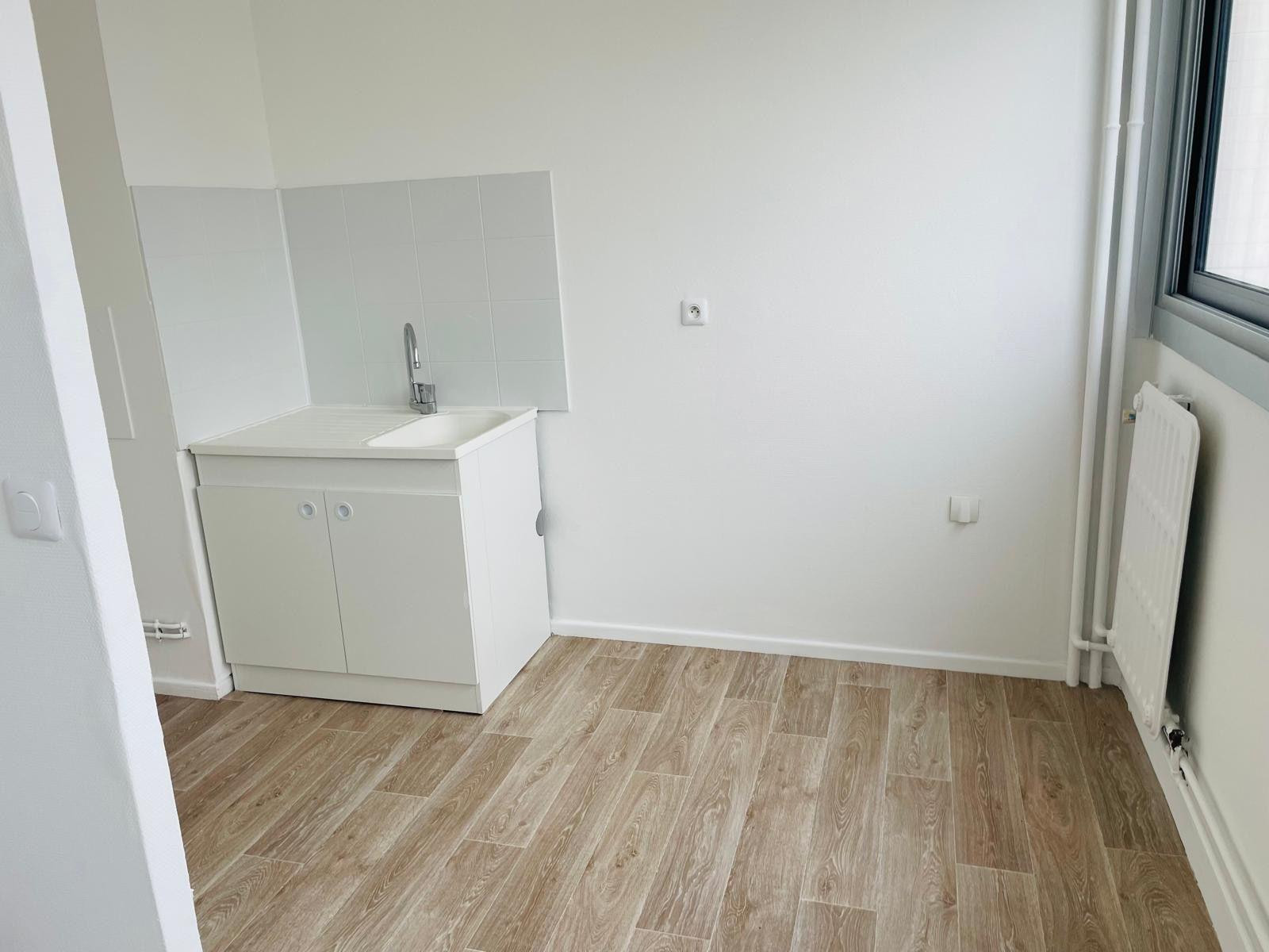 
                                                Location
                                                 Studio centre ville a louer