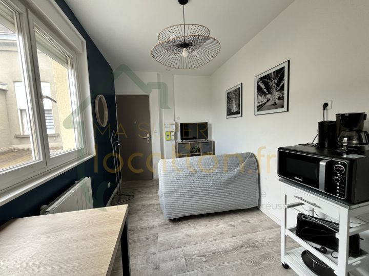 
                                                Location
                                                 STUDIO Centre ville ST QUENTIN / Proche école ELISA