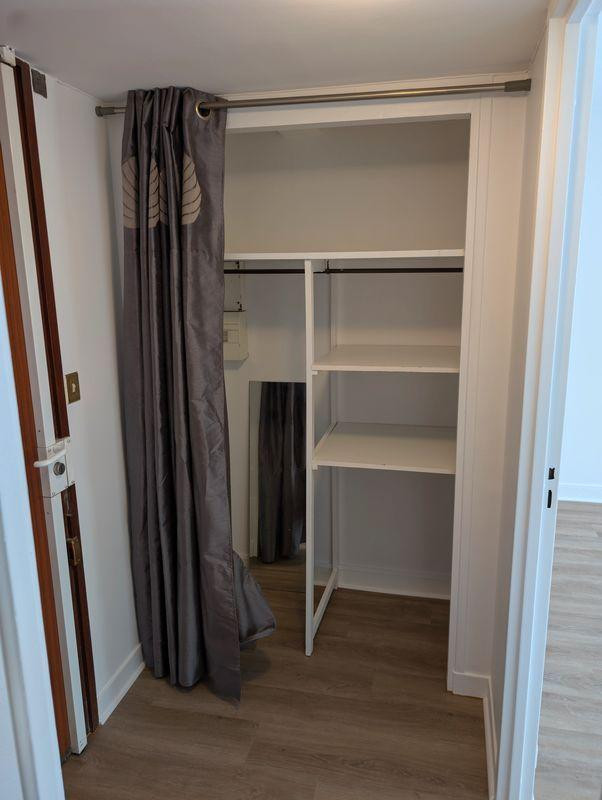 
                                                Location
                                                 Studio - charges incluant chauffage et eau chaude