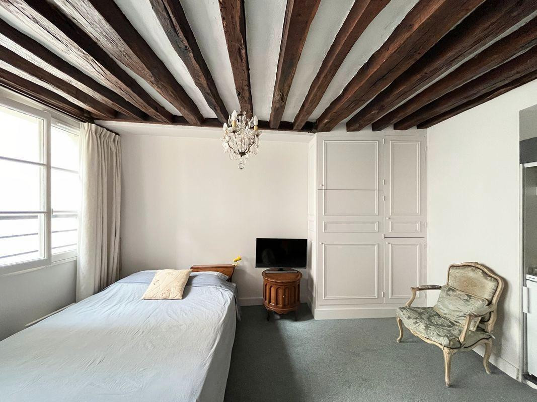 
                                                Location
                                                 Studio charme meublé à Saint-Germain-des-Prés