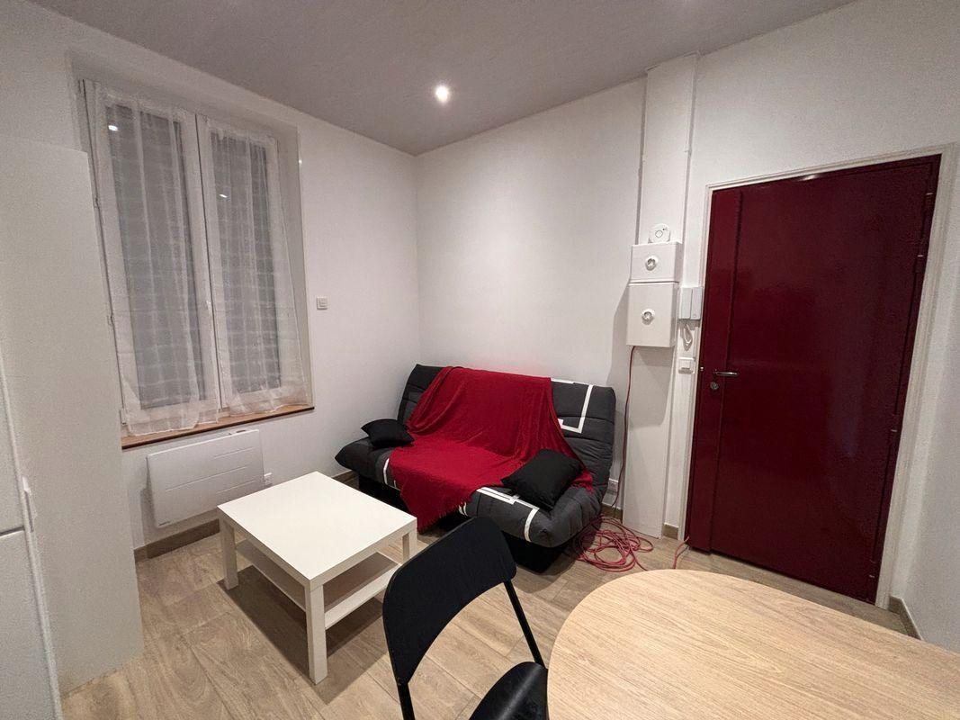 
                                                Location
                                                 Studio Chateau Rouge Paris