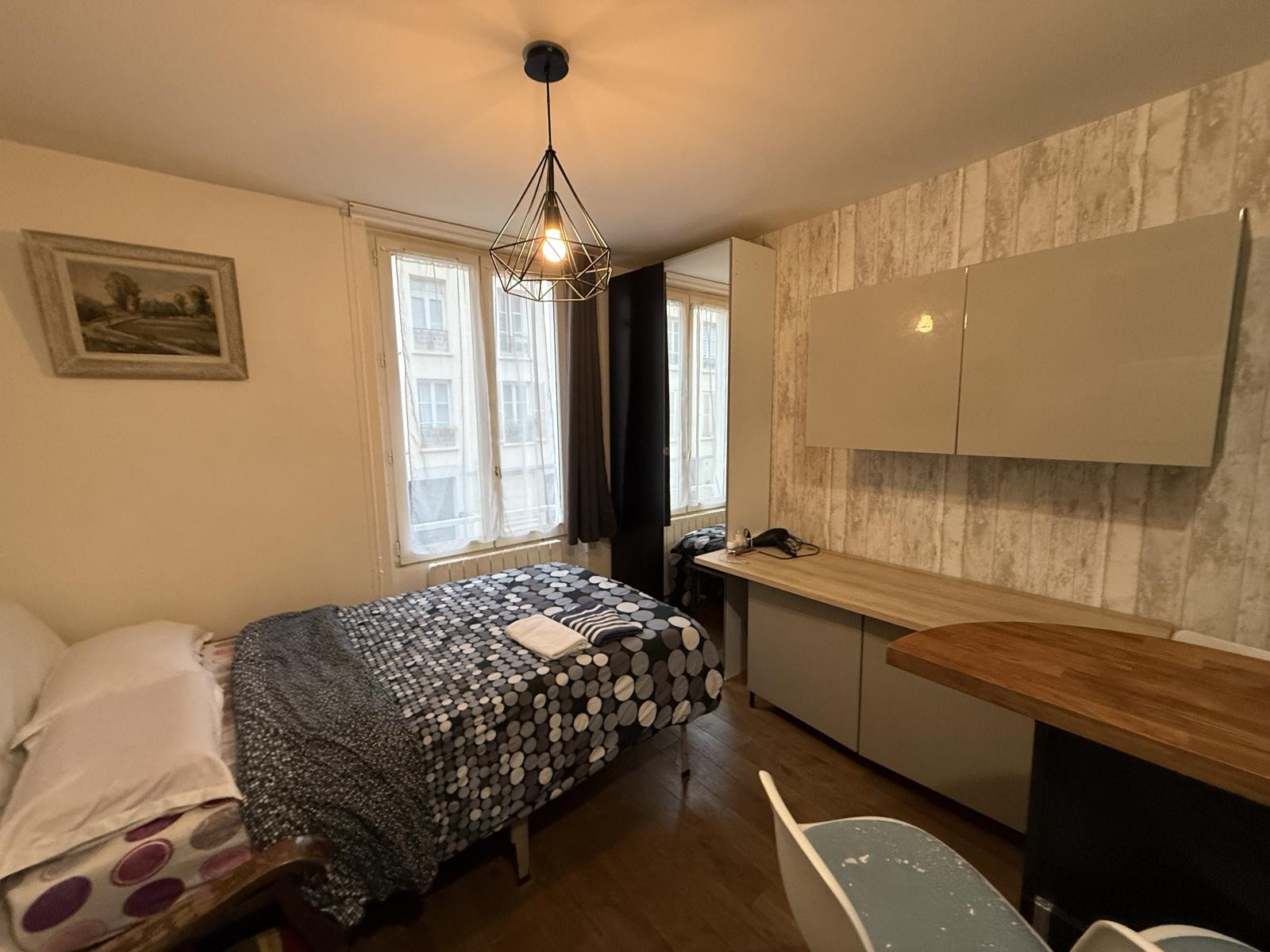 
                                                Location
                                                 Studio chic meublé Paris 15ᵉ près de la TourEiffel