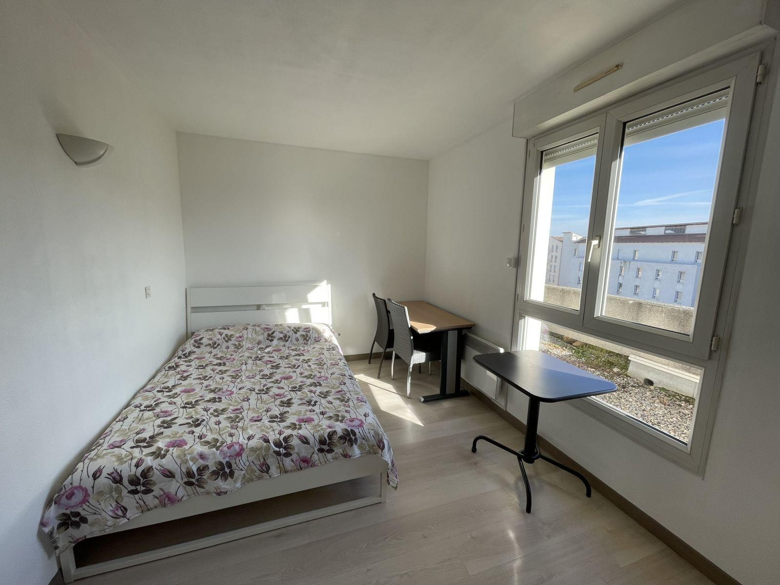 
                                                Location
                                                 Studio climatisé