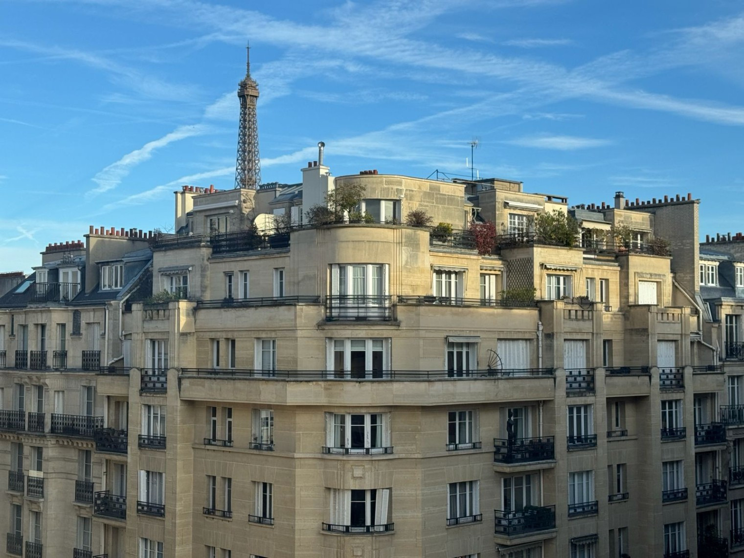 
                                                Vente
                                                 Studio - Cœur de Passy - Vue Tour Eiffel