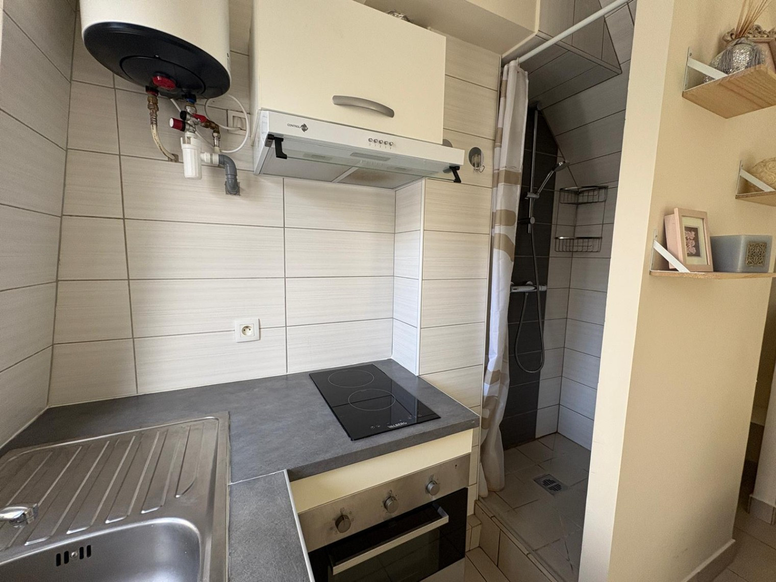 
                                                Vente
                                                 Studio - Cœur de Passy - Vue Tour Eiffel