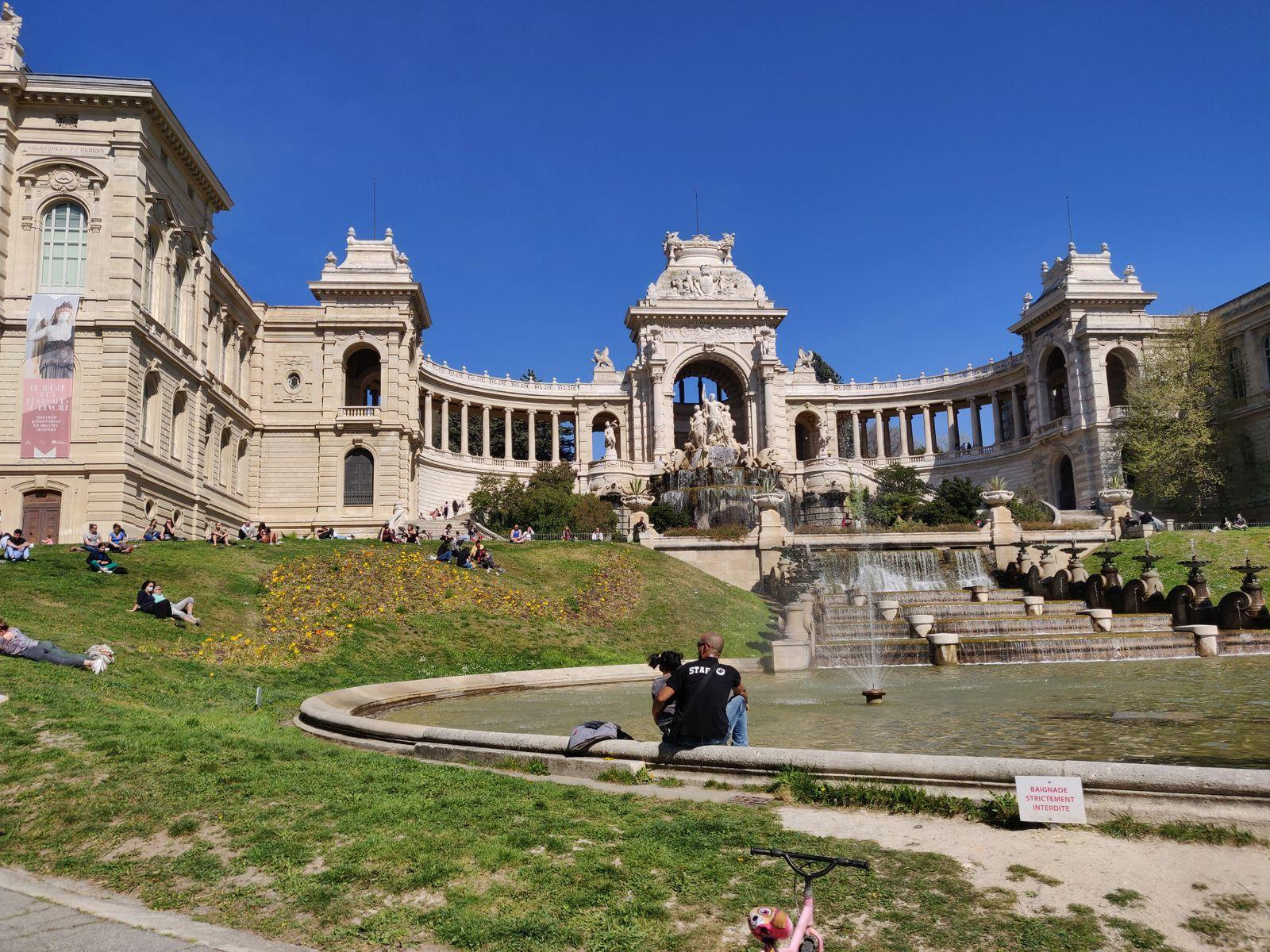
                                                Location
                                                 studio cosy à 1 minute du palais longchamps