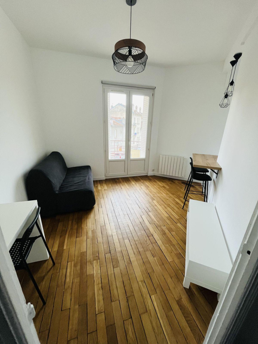 
                                                Location
                                                 Studio cosy meublé rénové à ARTEM