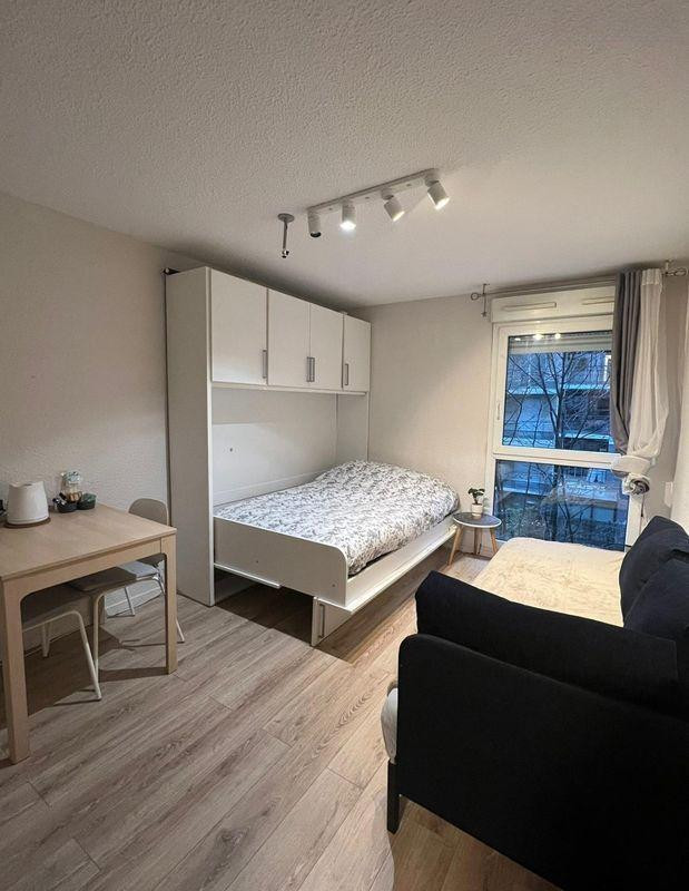 
                                                Location
                                                 Studio Courbevoie / La Défense