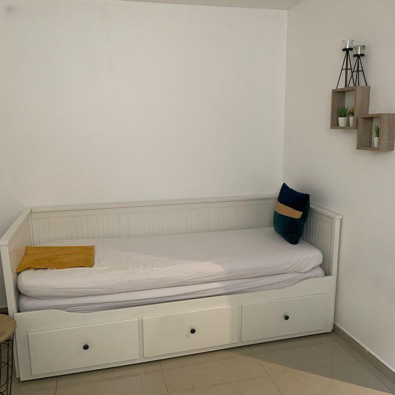 
                                                Location
                                                 Studio Créteil