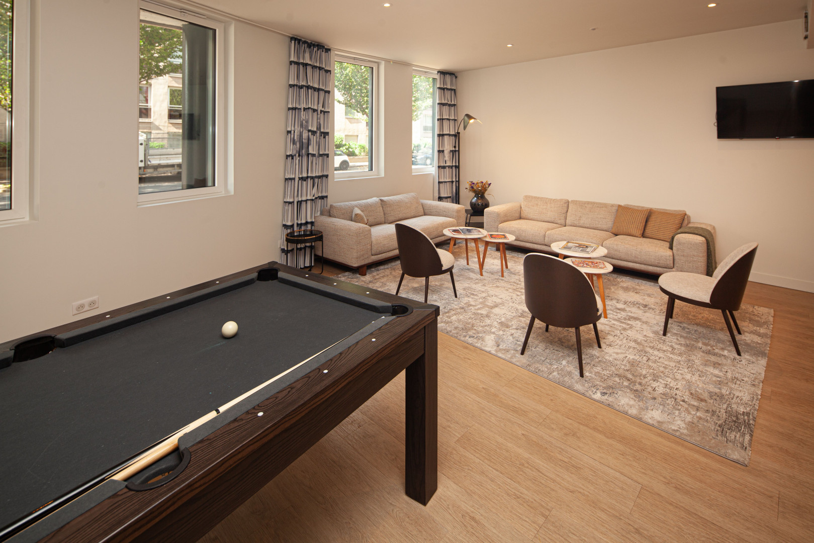
                                                Location
                                                 Studio d'angle côté jardin avec rooftop, salle de sport, home cinéma, services de ménage et maintenance dans une résidence neuve en colivinG (loyer tout inclus)