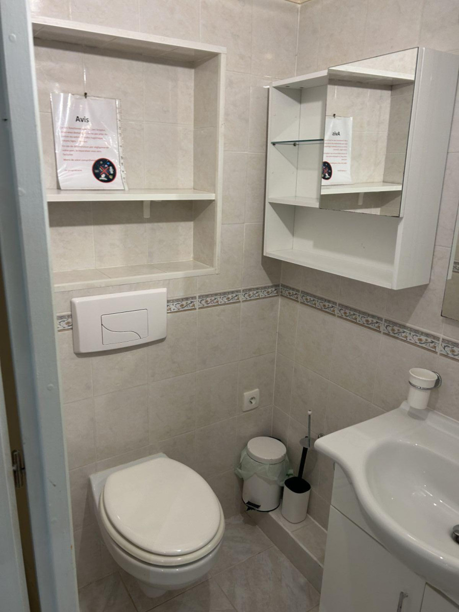 
                                                Location
                                                 Studio dans la propriété proche de la frontière