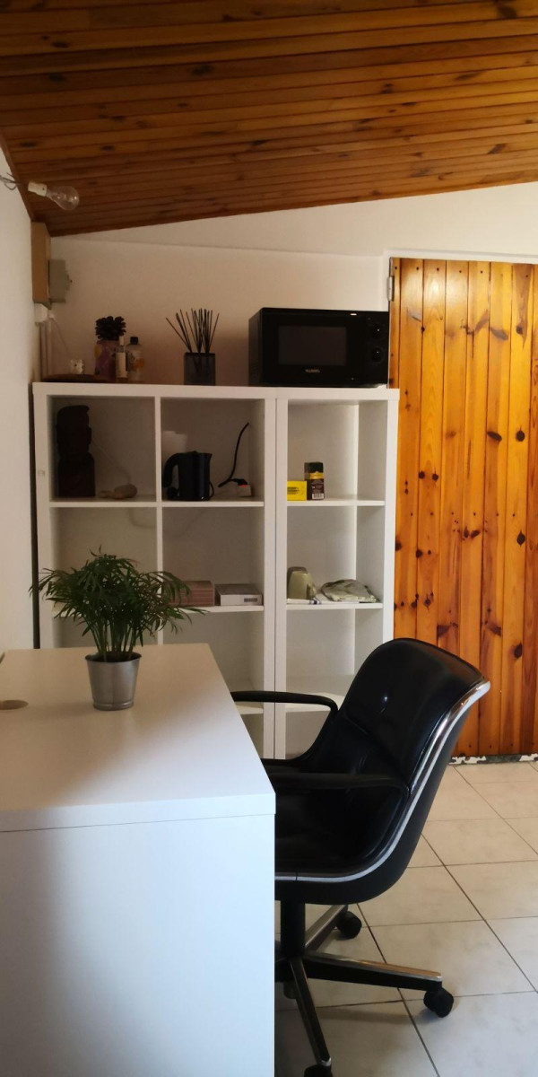 
                                                Colocation
                                                 Studio dans le jardin indépendant