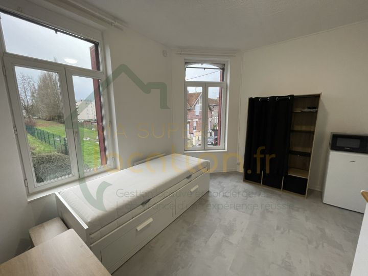 
                                                Location
                                                 Studio dans un quartier calme de SAINT-QUENTIN