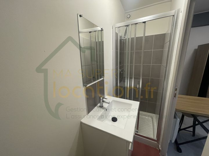 
                                                Location
                                                 Studio dans un quartier calme de SAINT-QUENTIN