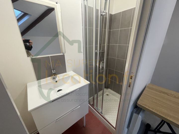 
                                                Location
                                                 Studio dans un quartier calme de SAINT-QUENTIN