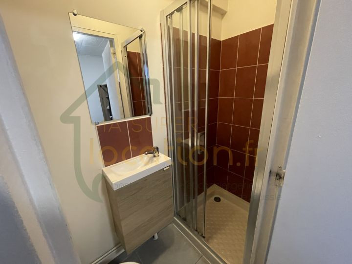 
                                                Location
                                                 Studio dans un quartier calme de SAINT-QUENTIN