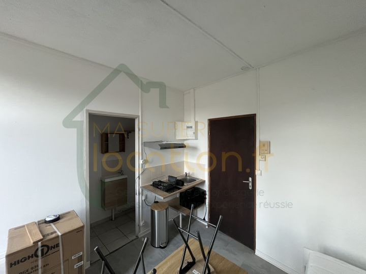 
                                                Location
                                                 Studio dans un quartier calme de SAINT-QUENTIN