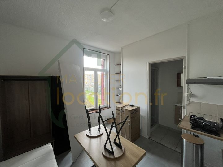 
                                                Location
                                                 Studio dans un quartier calme de SAINT-QUENTIN