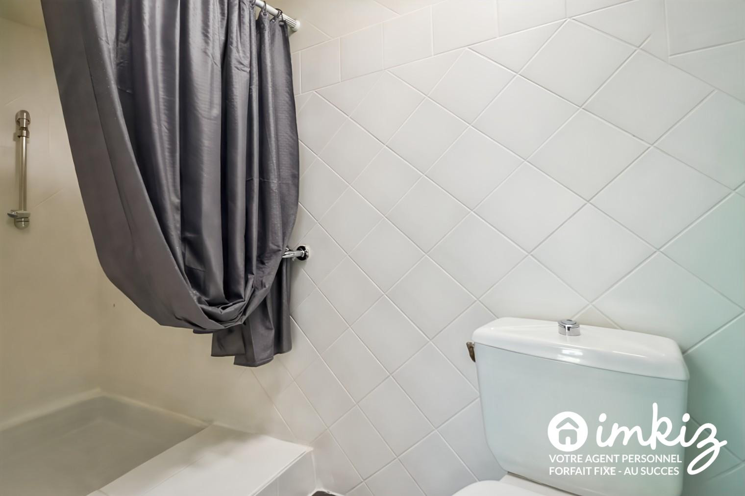 
                                                Vente
                                                 Studio dans un quartier calme - Sainte-Savine