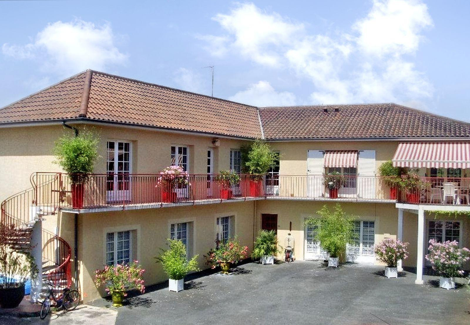 
                                                Location
                                                 Studio dans une résidence calme, sécurisée, fibre