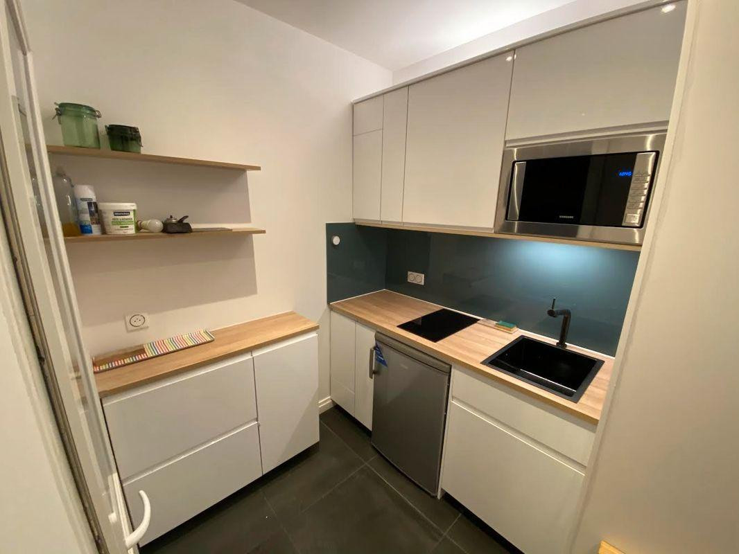 
                                                Location
                                                 Studio de 19m² entièrement rénové à neuf et meublé