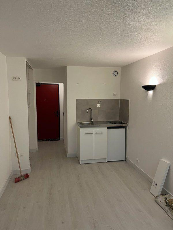 
                                                Location
                                                 Studio de 19m²  idéal étudiant ou jeune couple