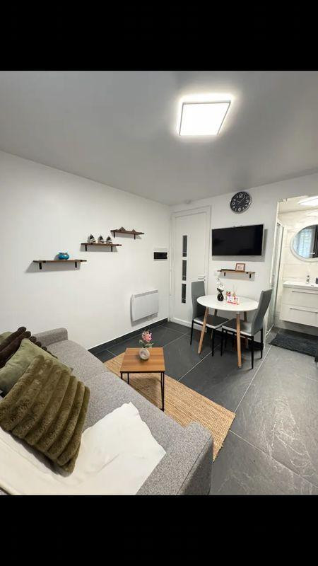 
                                                Location
                                                 Studio de 21 m² meublé (étudiant)