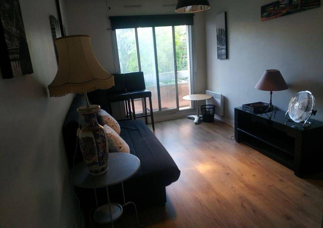 
                                                Location
                                                 Studio de 21m²