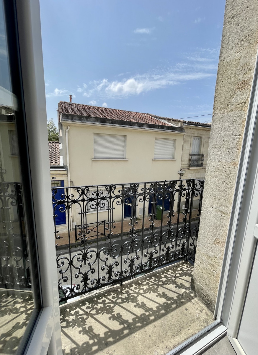 
                                                Location
                                                 Studio de 22 m2 Quartier Saint Genes