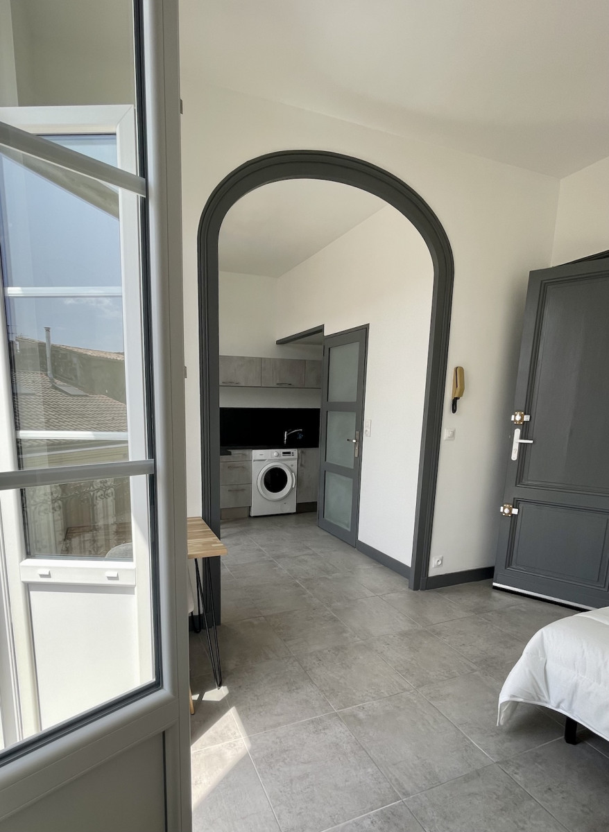 
                                                Location
                                                 Studio de 22 m2 Quartier Saint Genes