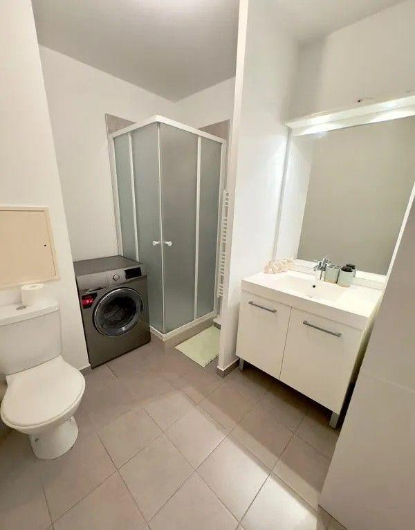 
                                                Location
                                                 Studio de 22m² avec un grand balcon de 7m²