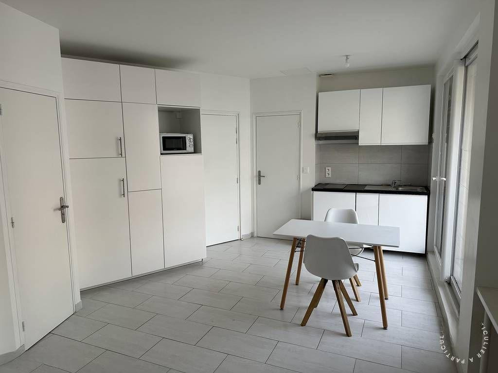 
                                                Location
                                                 Studio de 25m² avec balcon, calme et très lumineux