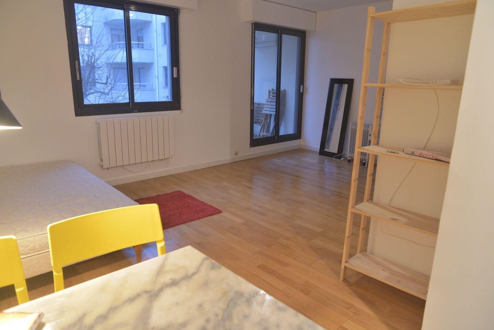 
                                                Location
                                                 Studio de 34m2 à louer