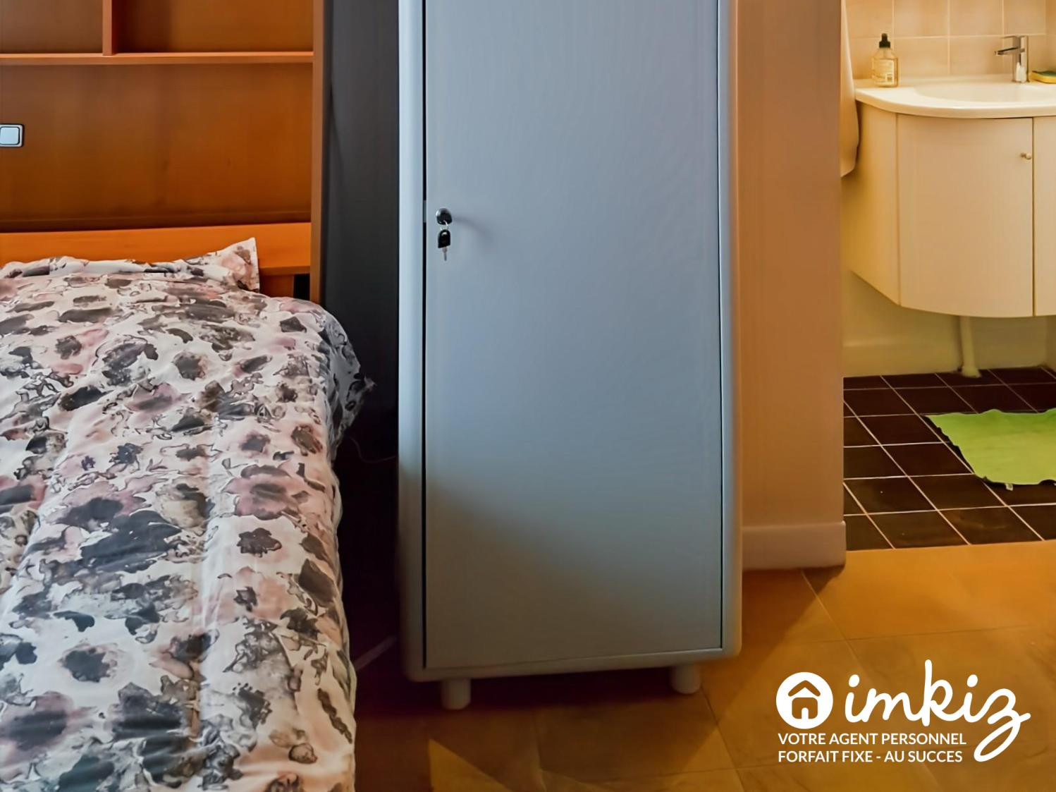 
                                                Vente
                                                 Studio de charme avec poutres