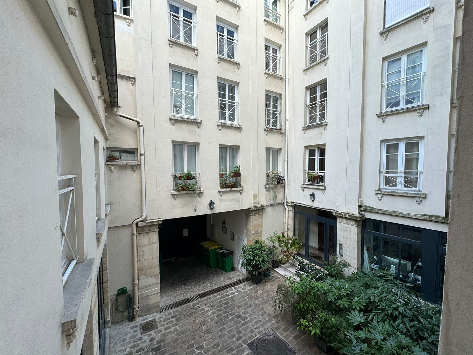 
                                                Location
                                                 Studio de luxe dans le centre-ville