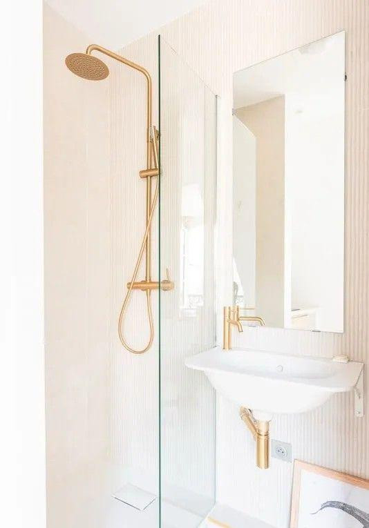 
                                                Location
                                                 Studio de luxe meublé 12m² Paris 7eme