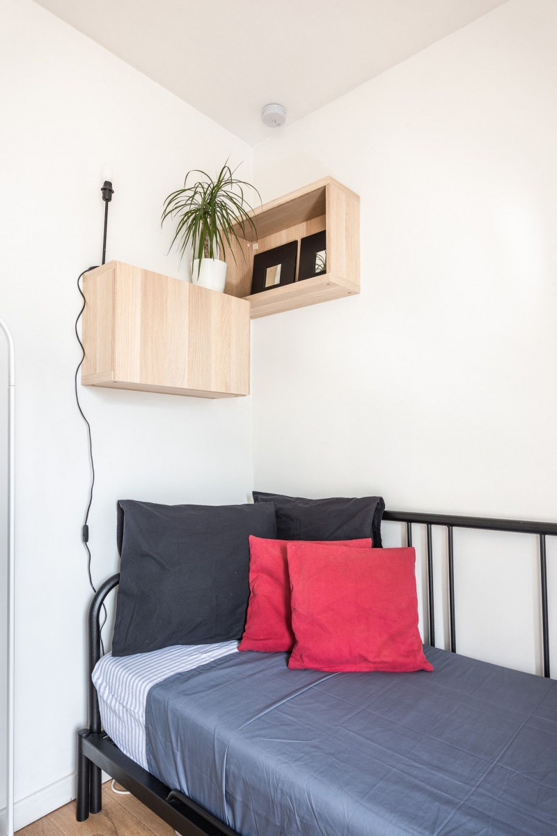 
                                                Location
                                                 Studio de prestige au coeur de Paris (loyer tout inclus)