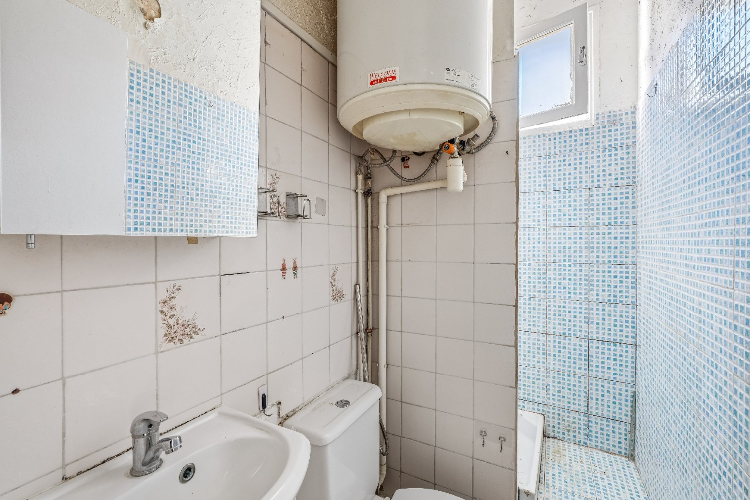 
                                                Vente
                                                 Studio - dernier étage - à rénover - Levallois