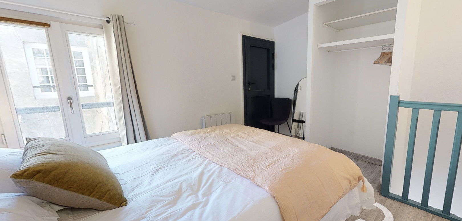 
                                                Location
                                                 Studio Duplex quartier Saint-Michel - 1331110