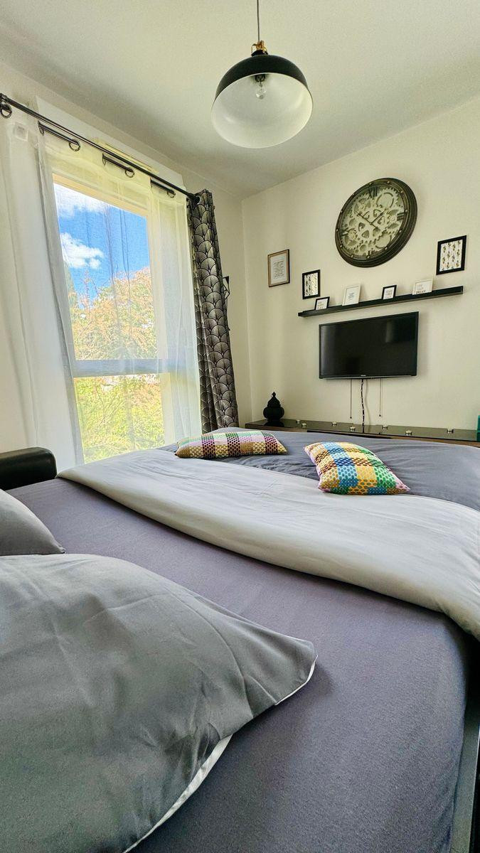 
                                                Location
                                                 Studio en face de la Faculté de Droit d’Aix-en-Pce